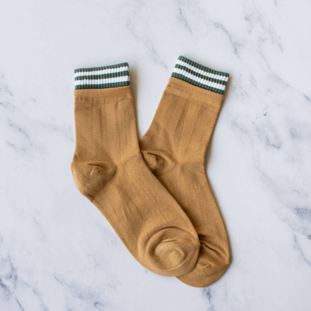 Women's Basic Line Crew Socks: Mustard