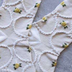 Women's Antique Floral Casual Socks: Beige/Coral