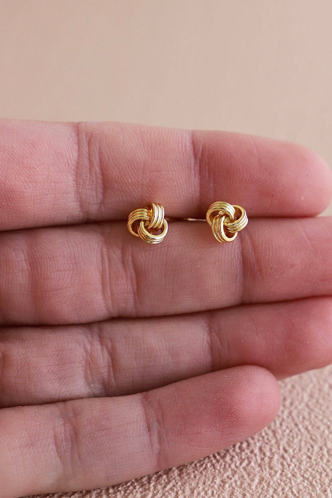 KNOT STUDS