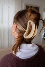 XL Cut-Out Jelly Claw Clips: Cream